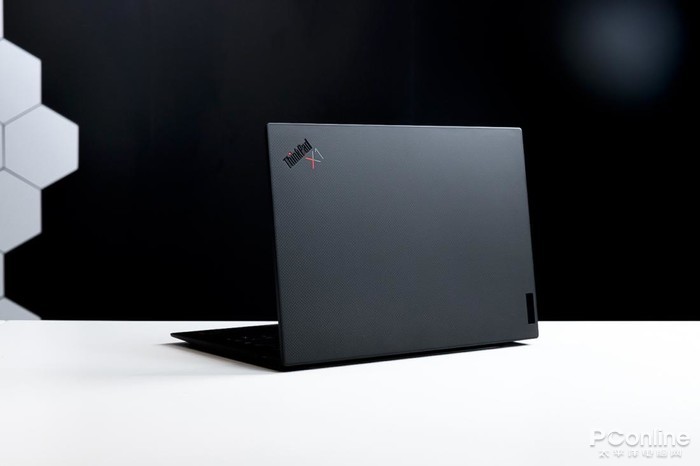 2022商务本天花板？新ThinkPad X1 Carbo评测