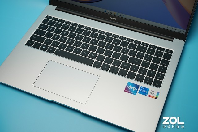 体验荣耀MagicBook X 16：4K价位性价比最高的12代酷睿标压大屏本 