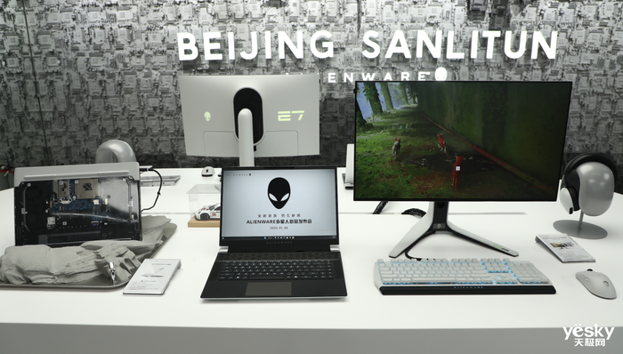 ALIENWARE外星人四款游戏本齐发 设计升级18英寸巨屏回来了!