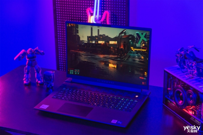 ALIENWARE M18全面评测：酷睿i9HX+RTX 4080，巨屏游戏神器